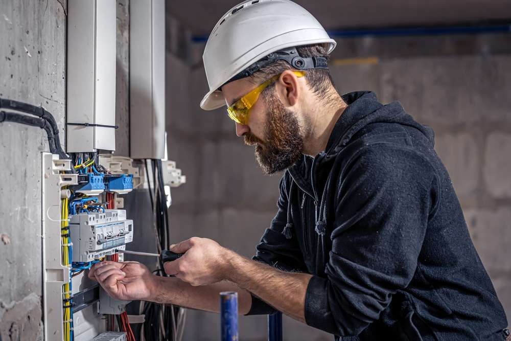 DIY vs Professional: When Should You Call an Electrician